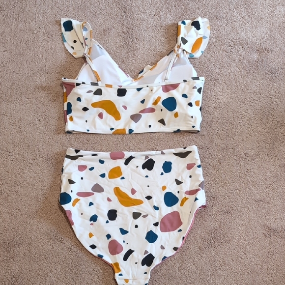 Chic Multicolor Ruffle Bikini Set - Picture 3 of 4